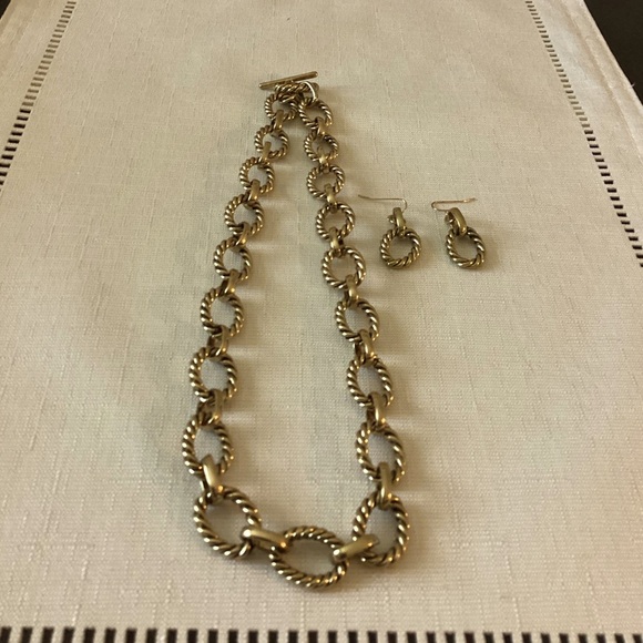 Gold Tone Chunky Necklace & Earrings Jewelry - Gold Tone Chunky Link Necklace
